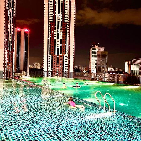 Chambers Couple Studio Klcc Куала-Лумпур Экстерьер фото