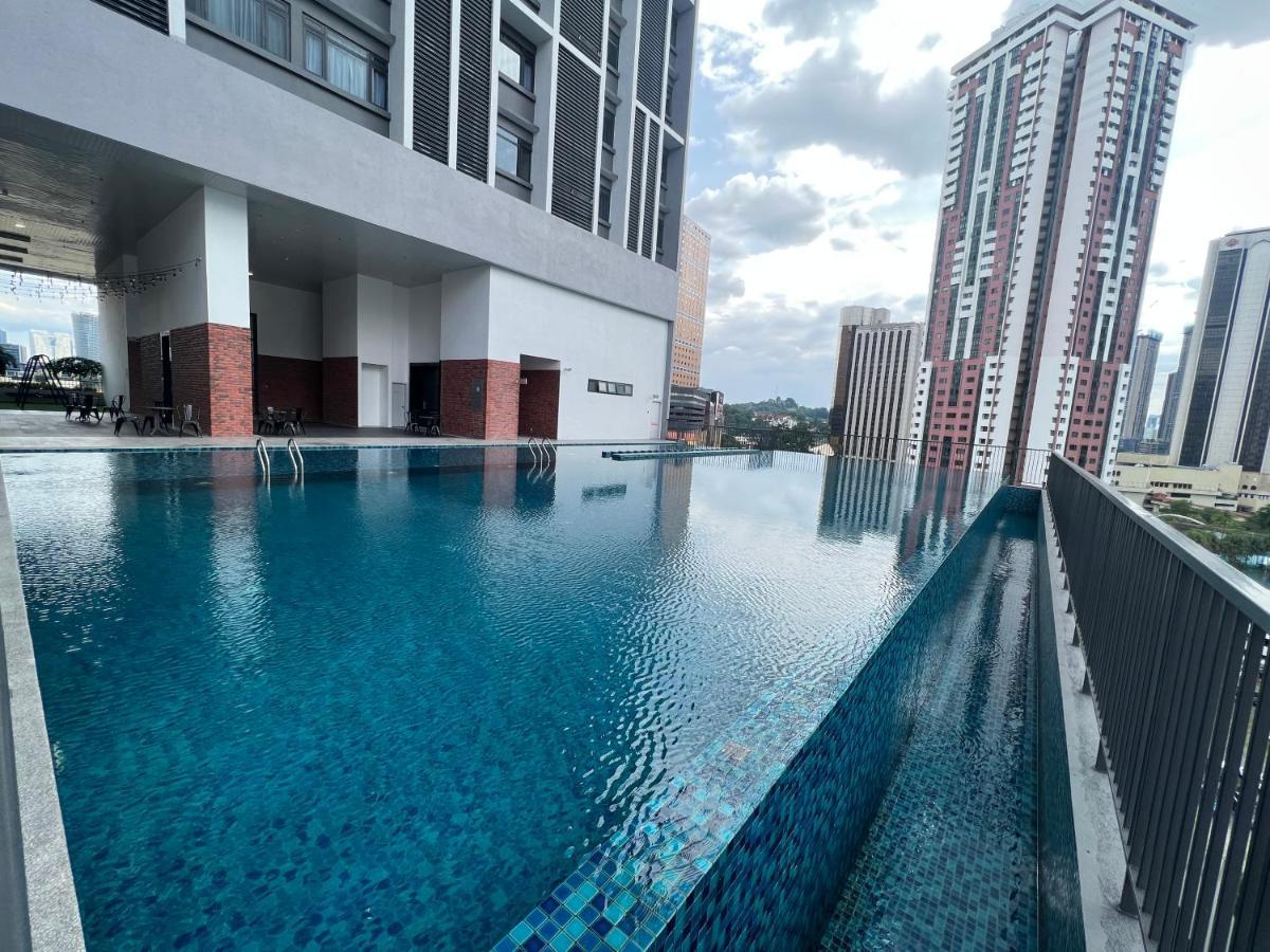 Chambers Couple Studio Klcc Куала-Лумпур Экстерьер фото
